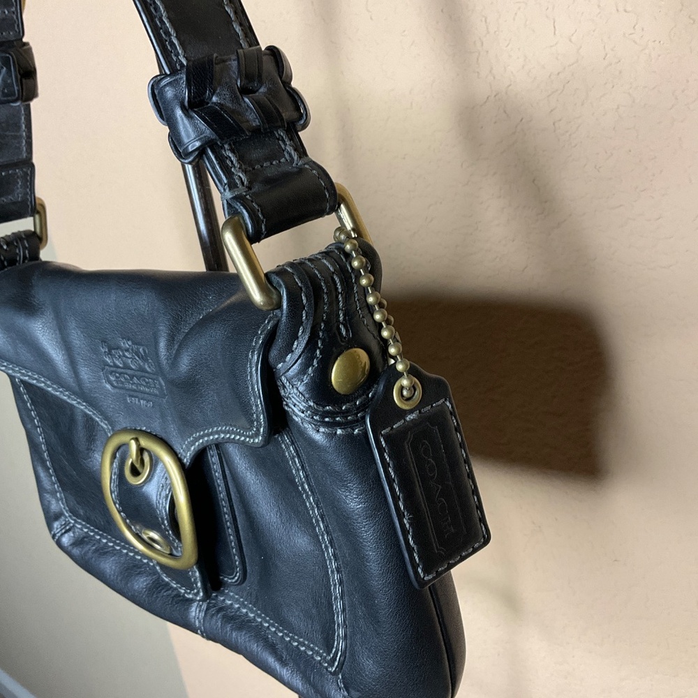Coach Soho Black Leather Flap Shoulder Bag Brass Buckle Turnlock - Picture 3 of 14